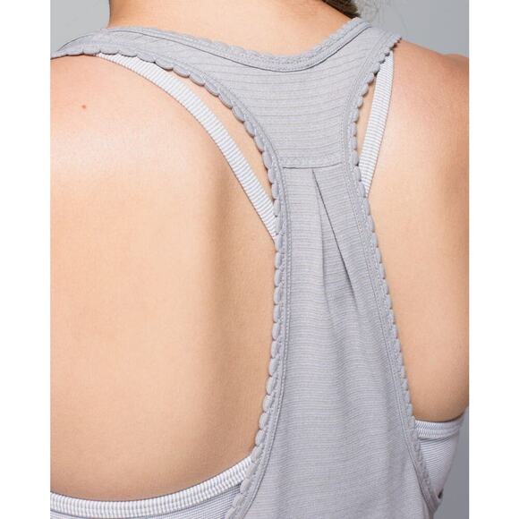 Lululemon 105 F Singlet Tank Top Gray Scalloped Edge Racerback Size 6/8 724G - Picture 4 of 11